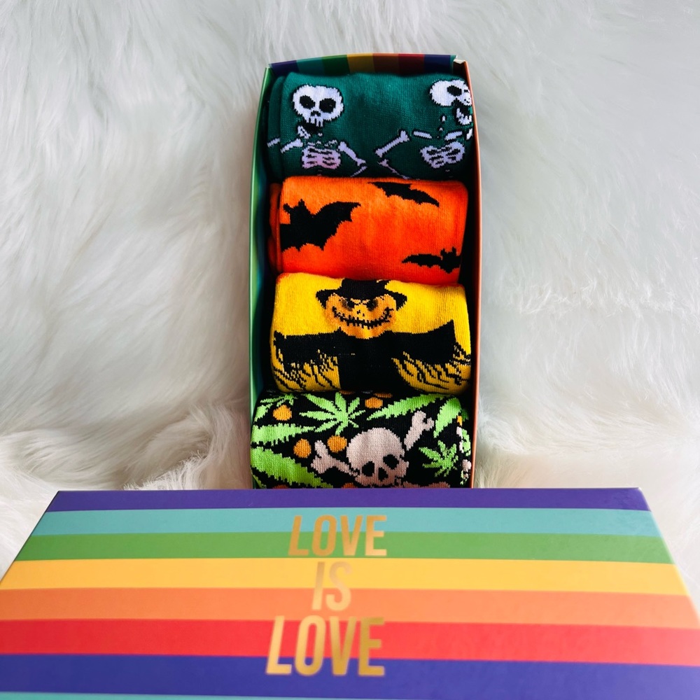 Socks - Picture 2 of 3